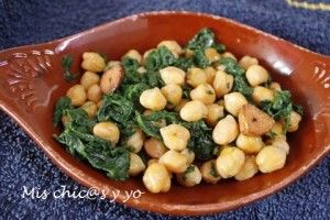 Cocina tradicional: garbanzos con espinacas