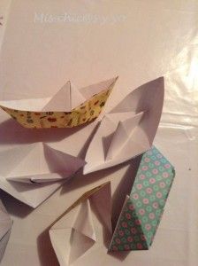 Guirnalda con barcos de papel