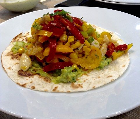 Tortilla con pisto y merluza