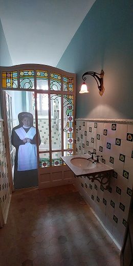 Visita a la casa museo Lluís Domènech i Montaner baño