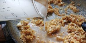 Croquetas de pollo con caldo aneto