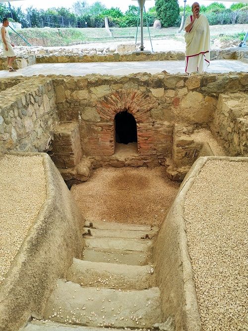 Visita teatralizada en las excavaciones romanas