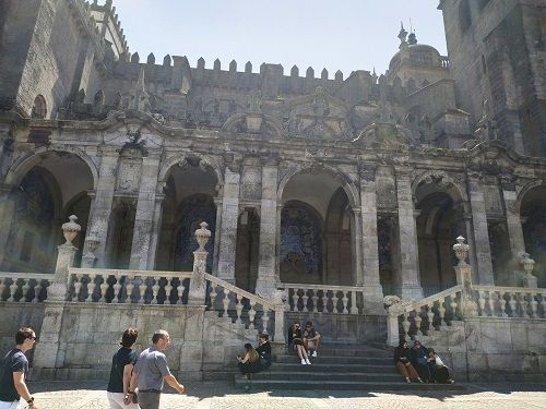  Fachada lateral, catedral Oporto