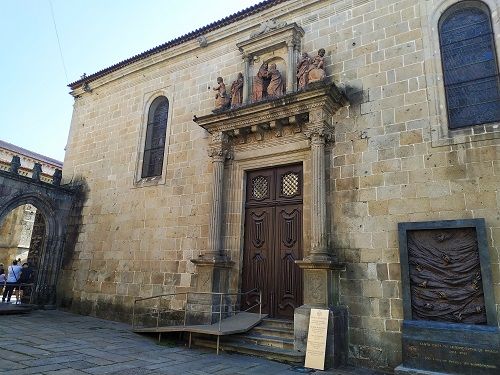 Fachada de la iglesia de la misericordia