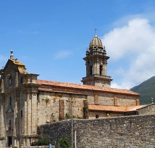 Fachada del Monasterio de Oia