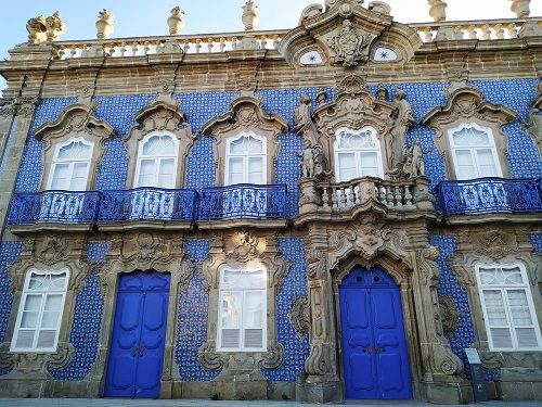 Fachada del Palacio do Raio