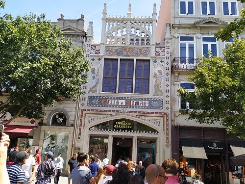 Fachada de la librería Lello