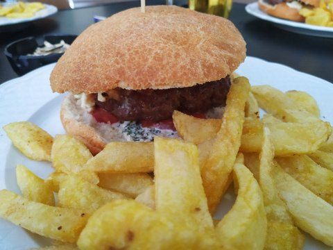 Golden Rock and Beer, hamburguesa. Comer en Burgos