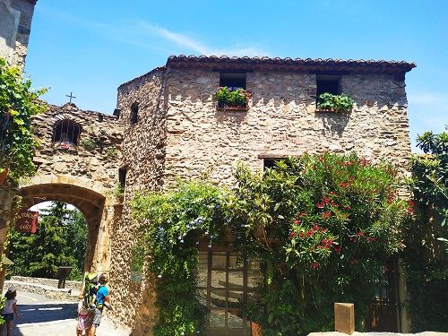 Castellnou dels Aspres, un pueblo con encanto en el sur de Francia