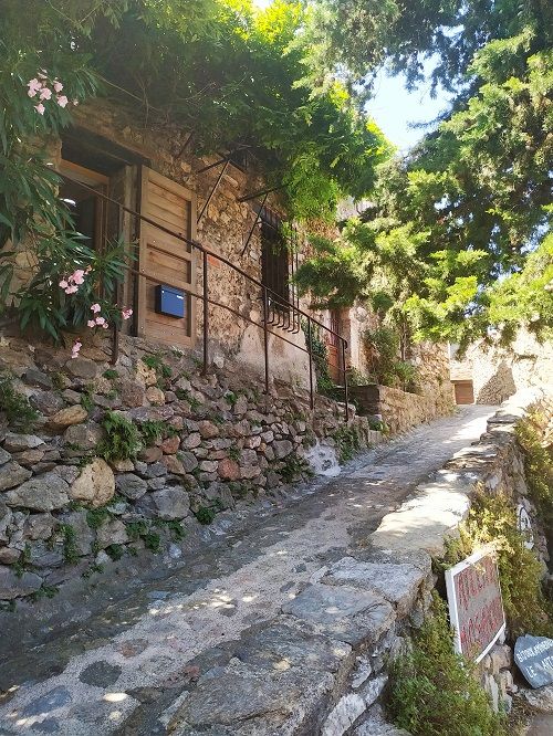  Casas de piedra, Castellnou