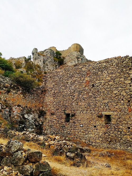 Zona media, Peyrepertuse