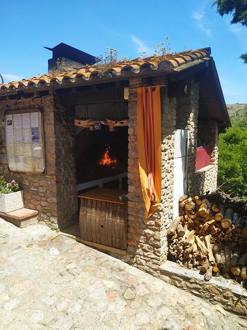 Barbacoa de l'Hostal, Castellnou