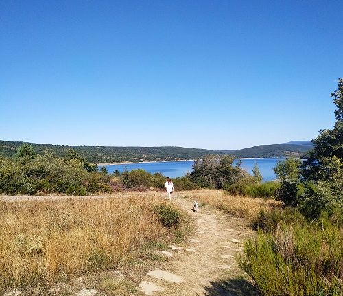 Camino, embalse de Úzquiza