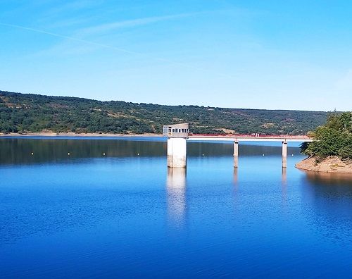 Torre, embalse úzquiza