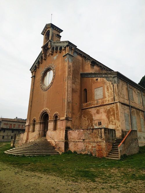 Exterior de la iglesia, colonia Sedó