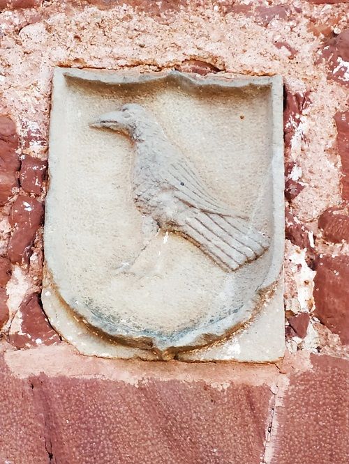 Cuervo en la Heráldica de Corbera