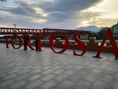 Tortosa, letras a la orilla del Ebro