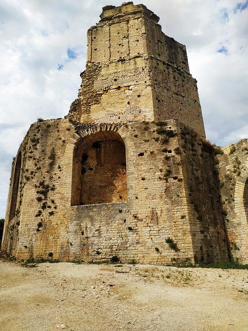 Tour Magna Nimes
