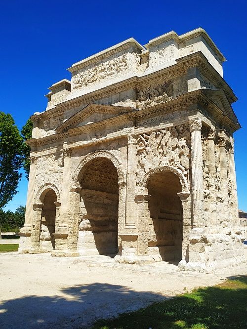 Arco del Triunfo, Aurenja