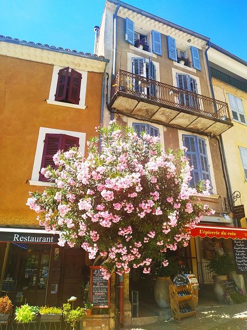 Casas provenzales, ruta de la lavanda
