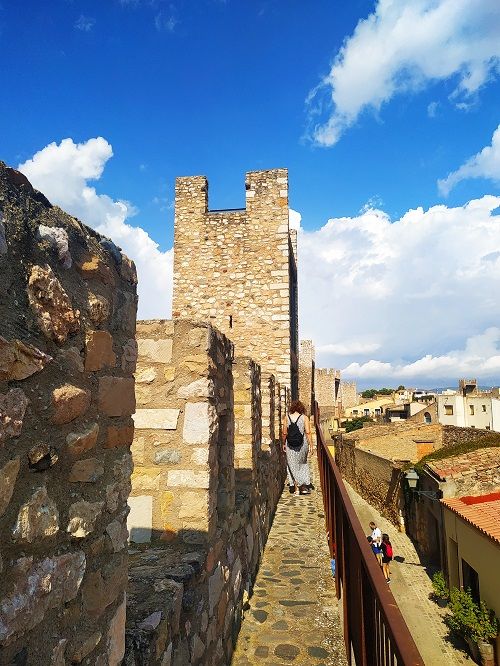 Camino de ronda en Montblanc