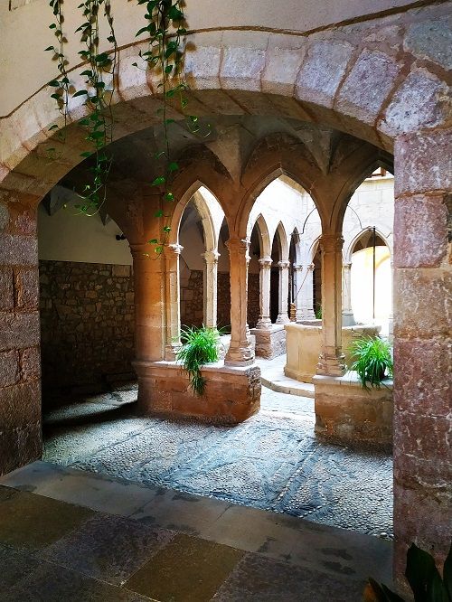 Claustro de Santa Magdalena. Montblanc Medieval