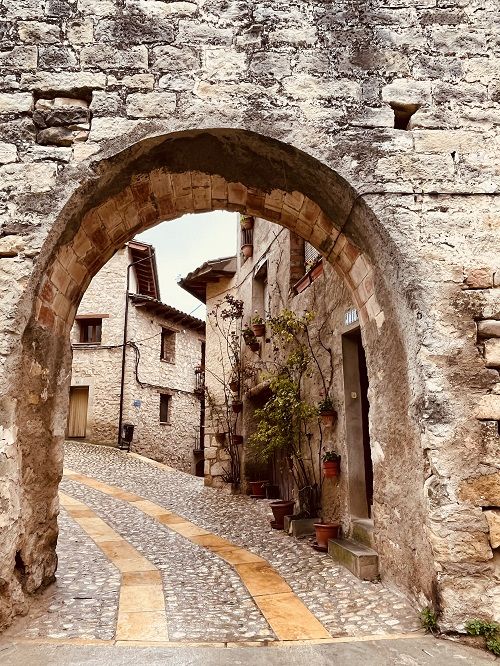 Portal en Valderrobres. MAtarraña