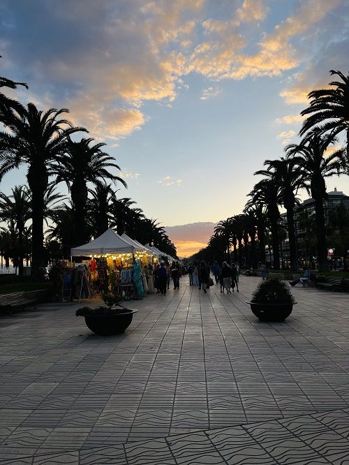 Avenida de Salou al anochecer