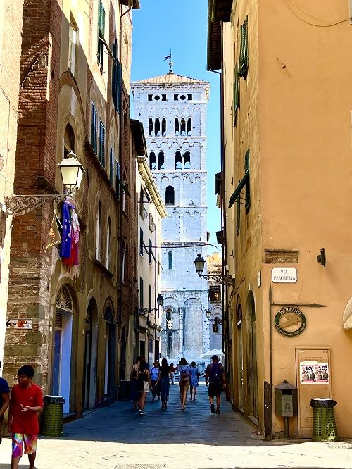 Calle de Lucca. Qué ver en la Toscana