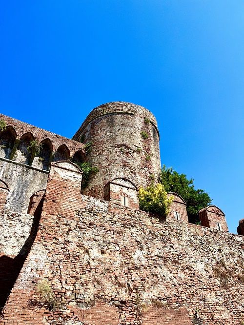 Fortaleza de Cerrugio Montecarlo Italia