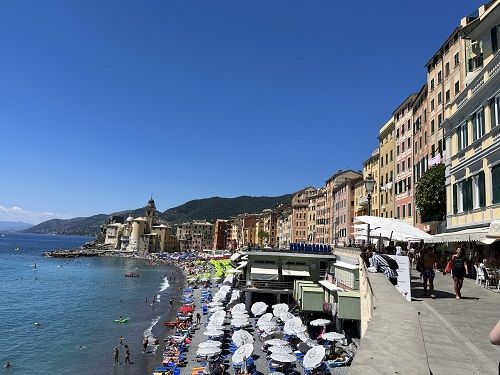 Vista general playa camogli. Génova