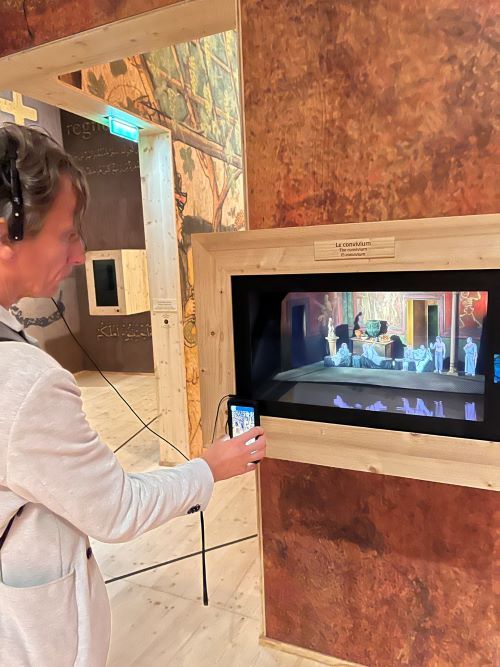Tableta interactiva de acompañamiento en la visita a la Cité du Vin de Burdeos