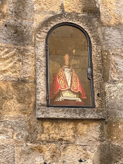 Hornacina de san Fermín en la Cuesta de Santo Domingo