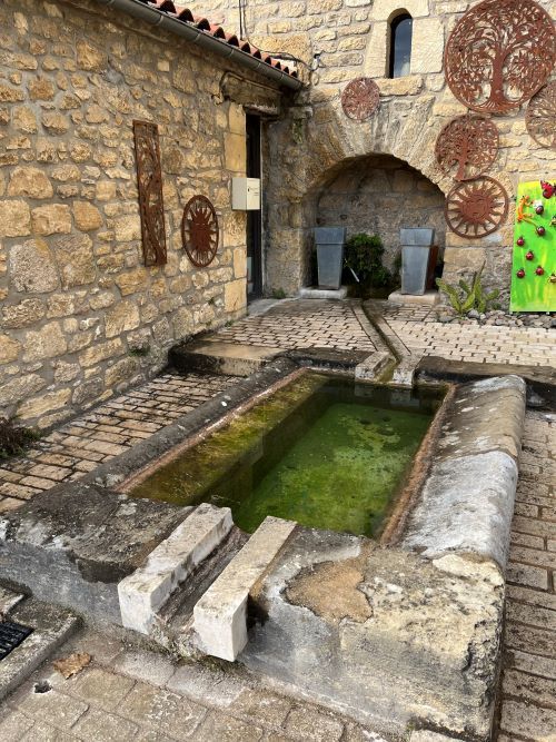 Fuente en la Roque Gageac