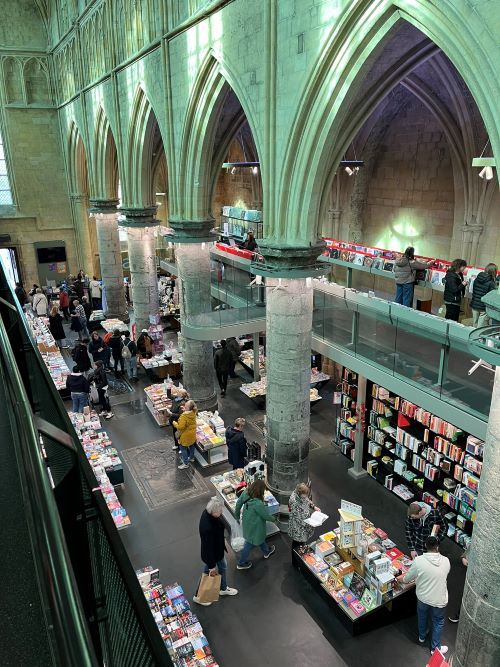 Boekhandel Dominicanen, librería en el intetrior de una iglesia en Maastricht