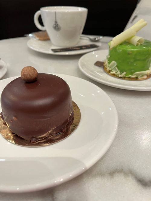 Desayuno con repostería