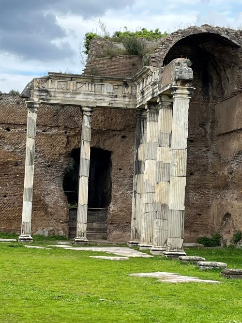 Columnas dóricas en Villa Adriana
