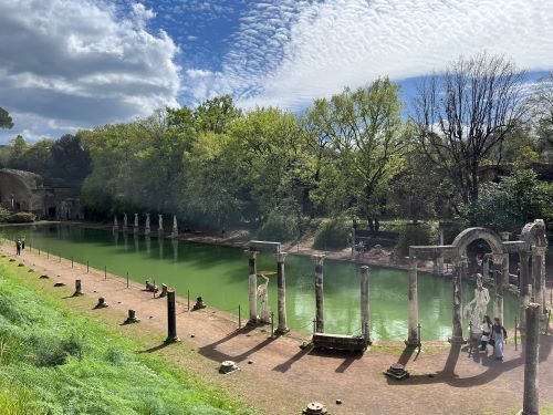 Vista del Canopo de Villa Adriana en Tívoli