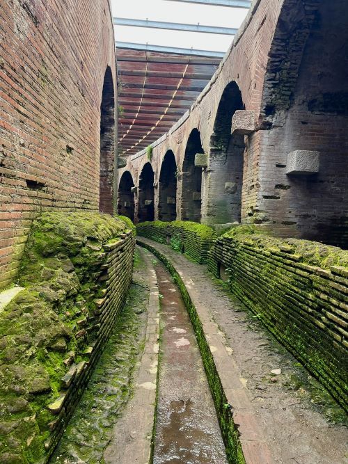 Canalizaciones de agua anfiteatro capuano