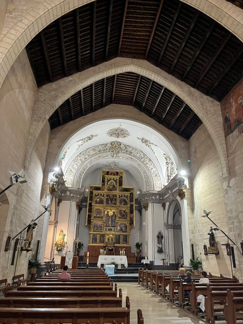 Interior de la iglesia de San Pedro en Xàtiva. Valencia
