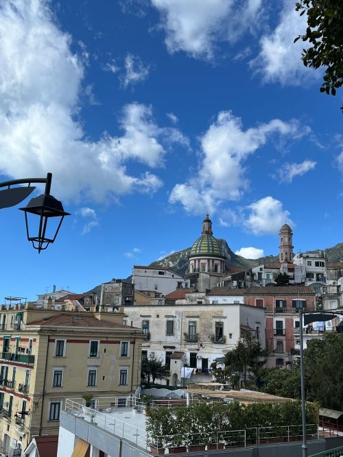 Vietri sul mare uno de los pueblos bonitos de la costa amalfitana