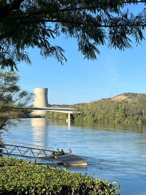 Central Nuclear Ascó vista desde el rio