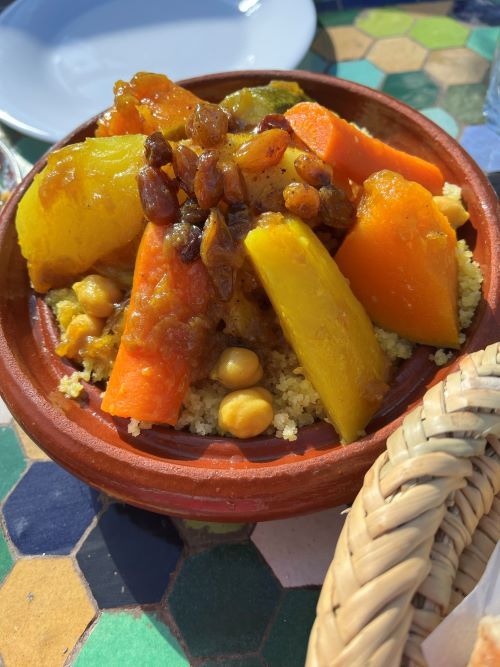 Dónde comer en Fez: Cuscús en restaurante Benyamna