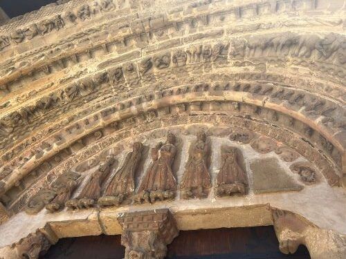 Detalle tímpano puerta especiosa
