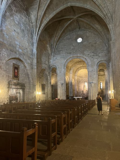 Interior Iglesia del monasterio de Leyre