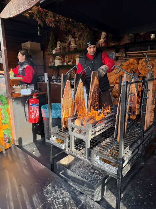 Bocadillos de salmon en los mercados navideños en Alemania