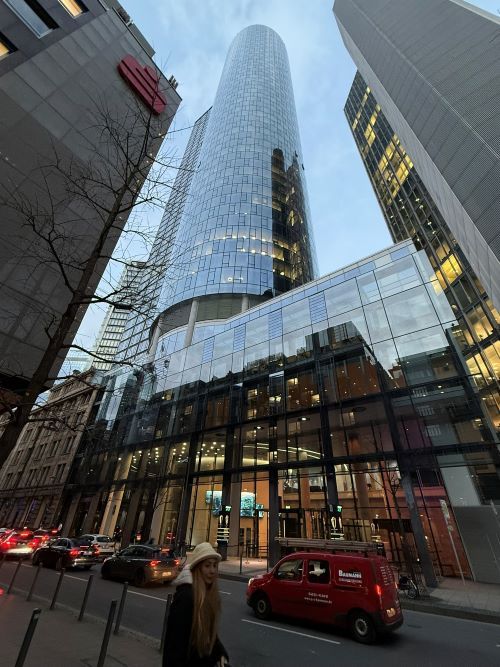 Main Tower rascacielos en Frankfurt. Qué ver en Frankfurt en 1 día