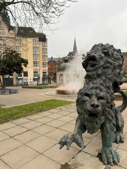 Kochbrunnen fuente termal alemania capital de hesse