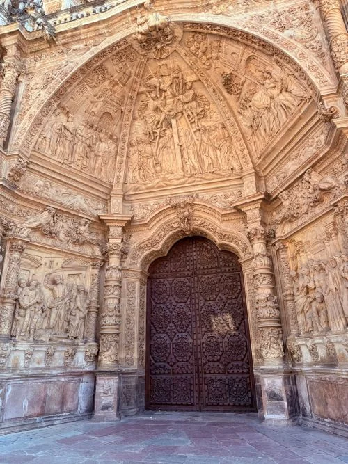 Pórtico de la catedral de Santa María en Astorga