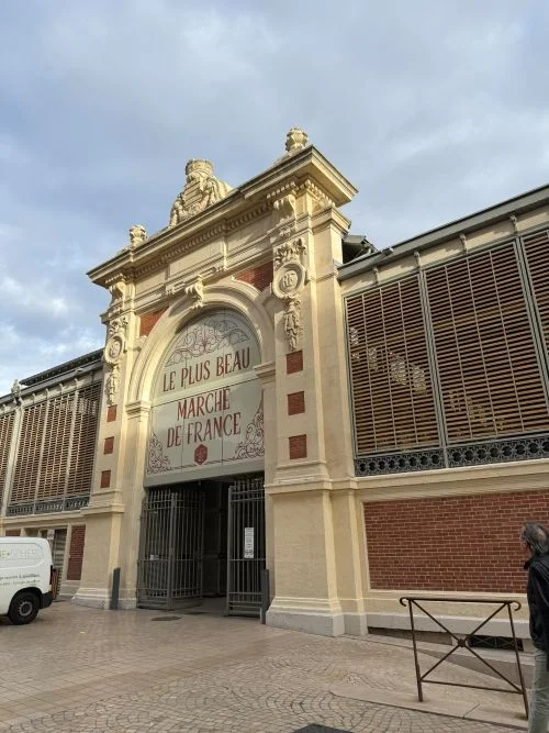 mercado municipal de Beziers, el más bonito de Francia.